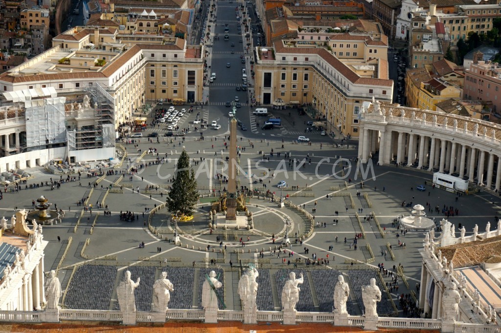 วิวจาก บนสุดของ St.Peter's Basilica หอบกันเลยกว่าจะไปถึง